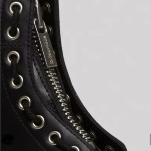 Dr. Martens Sinclair size 8.